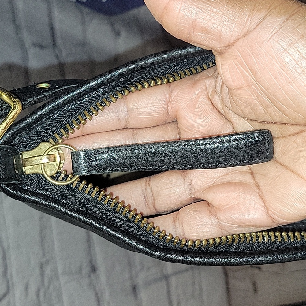COACH Vintage LEGACY EAST HOBO pre-loved ๐ ๐ - Picture 7 of 7